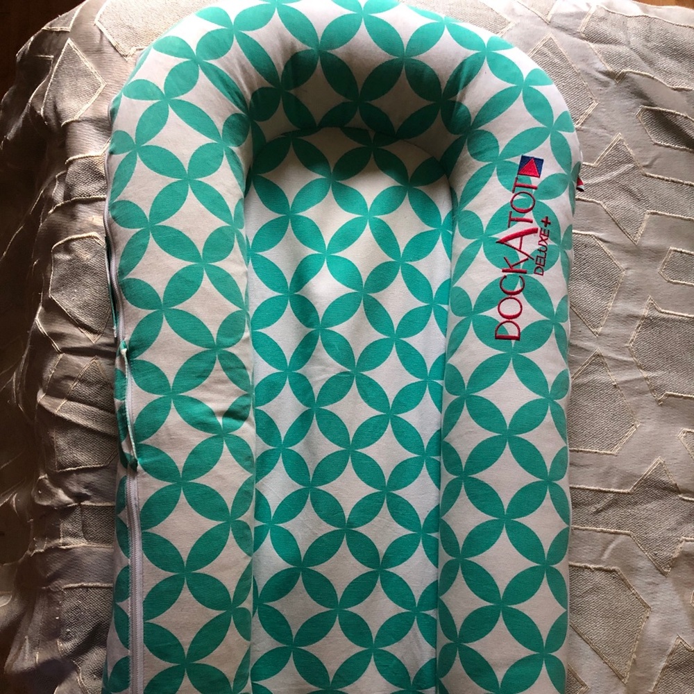 Dockatot Deluxe+ (Emerald isle) insert & cover